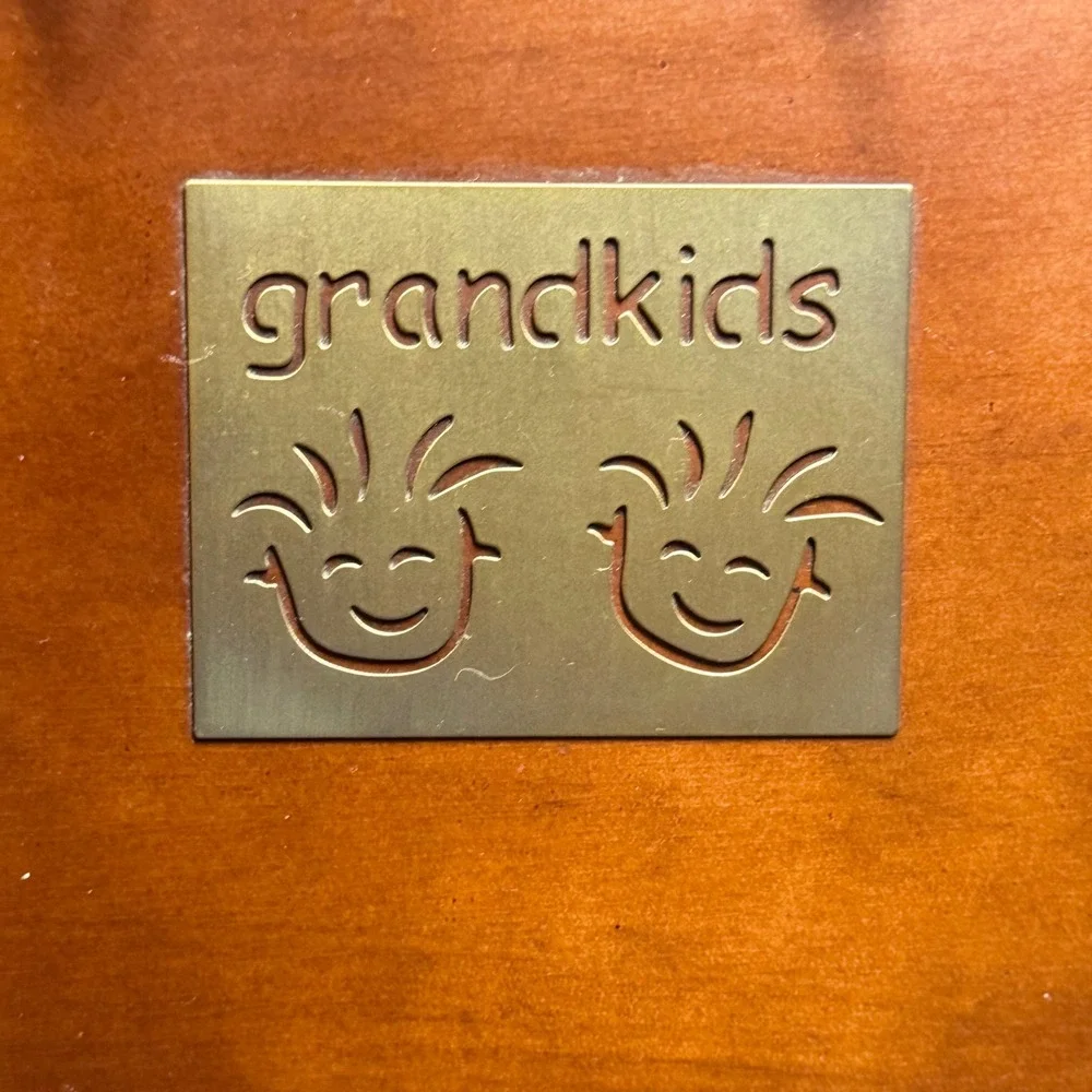 Grandkids Wooden Flip‎ Photo Album Easel Stand Brown Wood Metal Accent 4x6